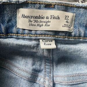 Abercrombie size 27 (size 4) 90’s straight ultra high rise jeans